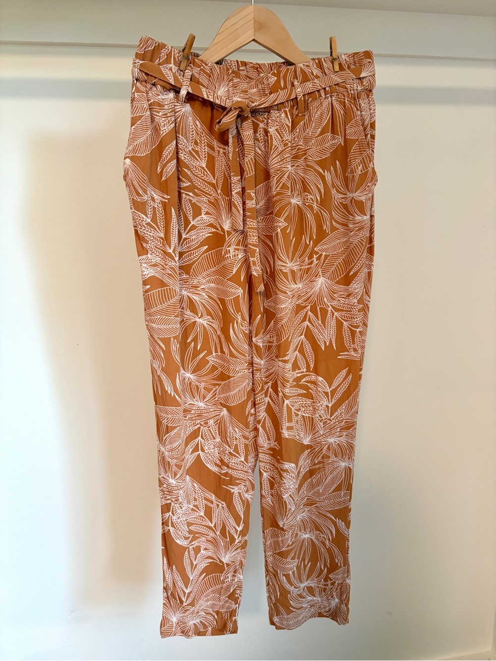 Amuse Society | Women’s | Paperbag Waist Tropical Print Pants | Small